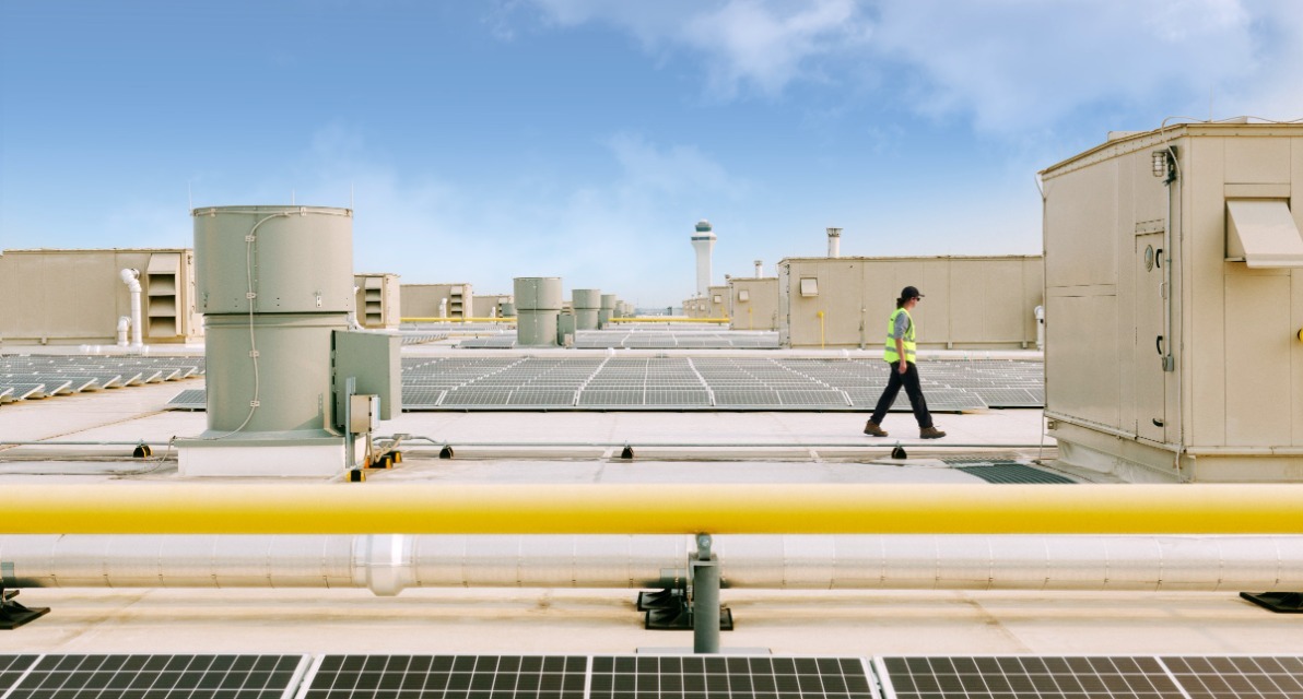 Our Amazon Air Hub located at the Cincinnati/Northern Kentucky International Airport is home to Kentucky’s largest solar array, created in collaboration with Duke Energy. 